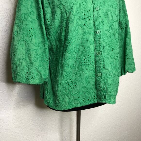 Soft Surroundings green eyelet floral balloon sleeve button down top size Medium - Picture 3 of 13